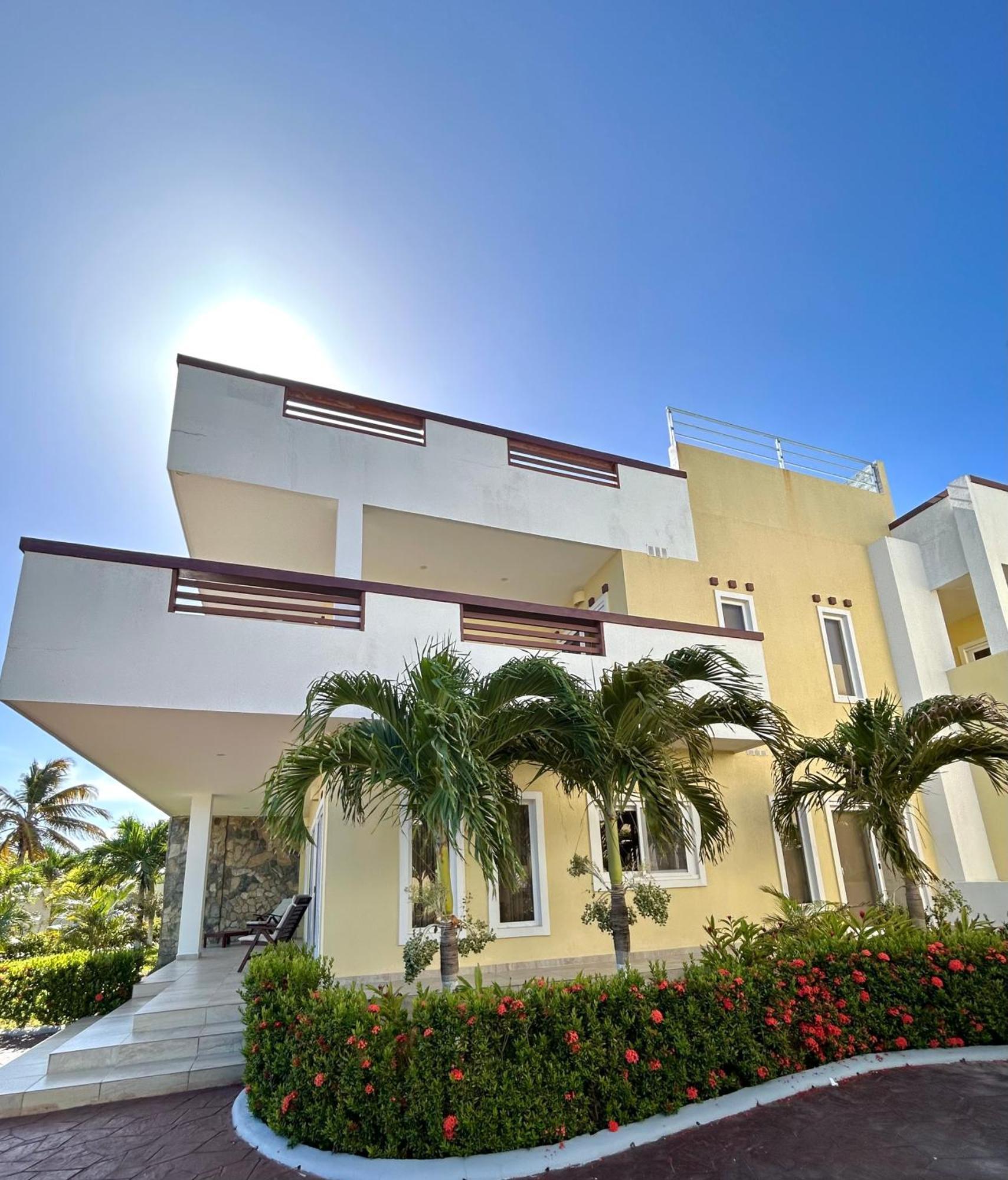 Habitacion Privada En Dixon Cove Roatan Luaran gambar