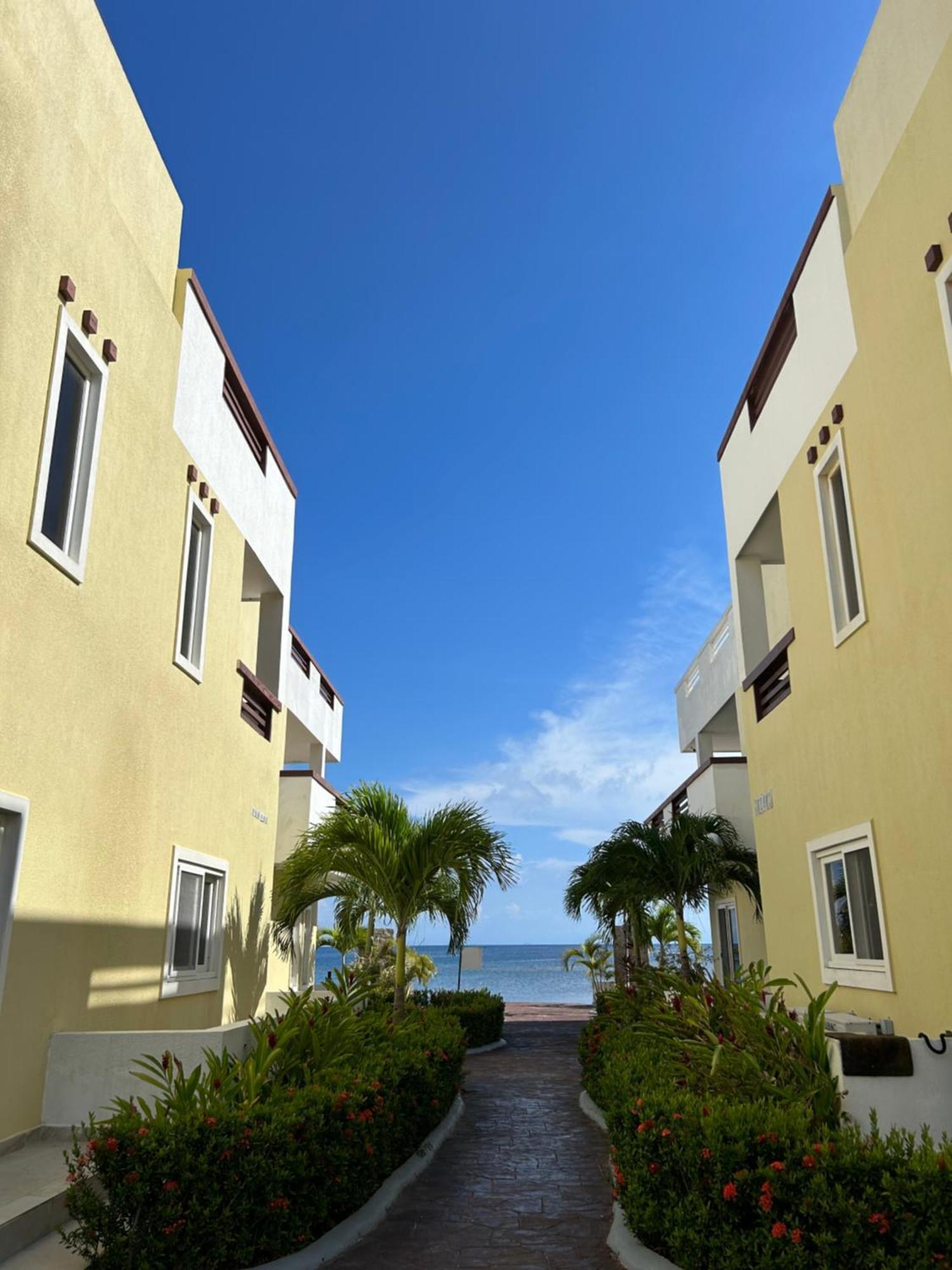 Habitacion Privada En Dixon Cove Roatan Luaran gambar