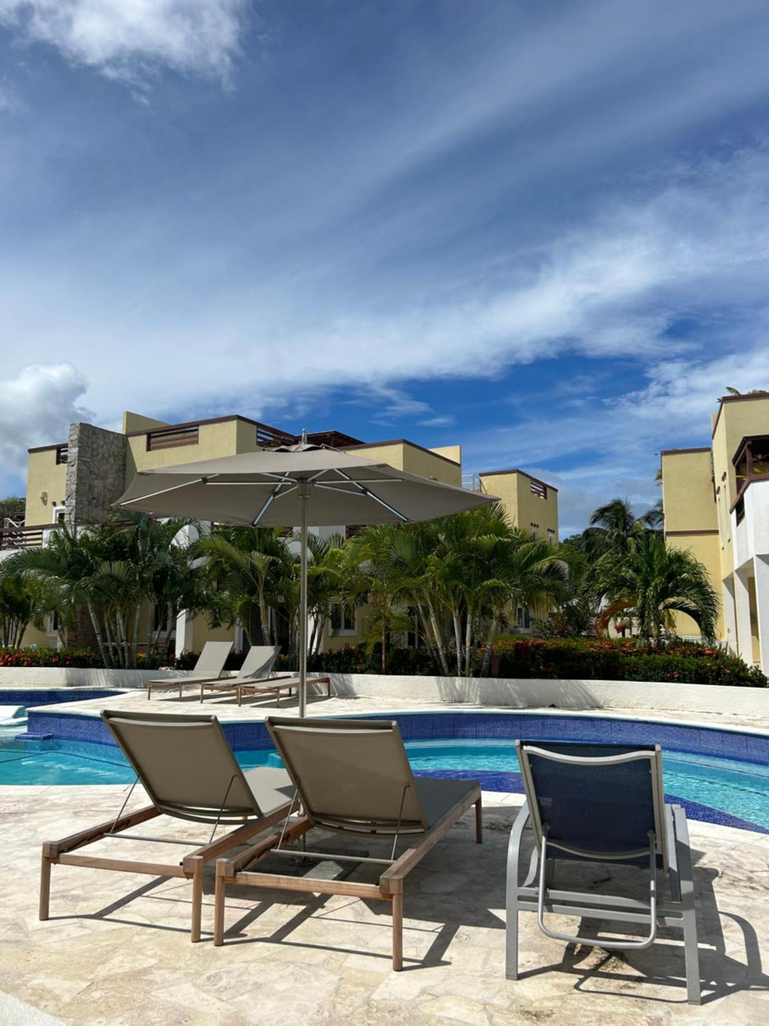 Habitacion Privada En Dixon Cove Roatan Luaran gambar